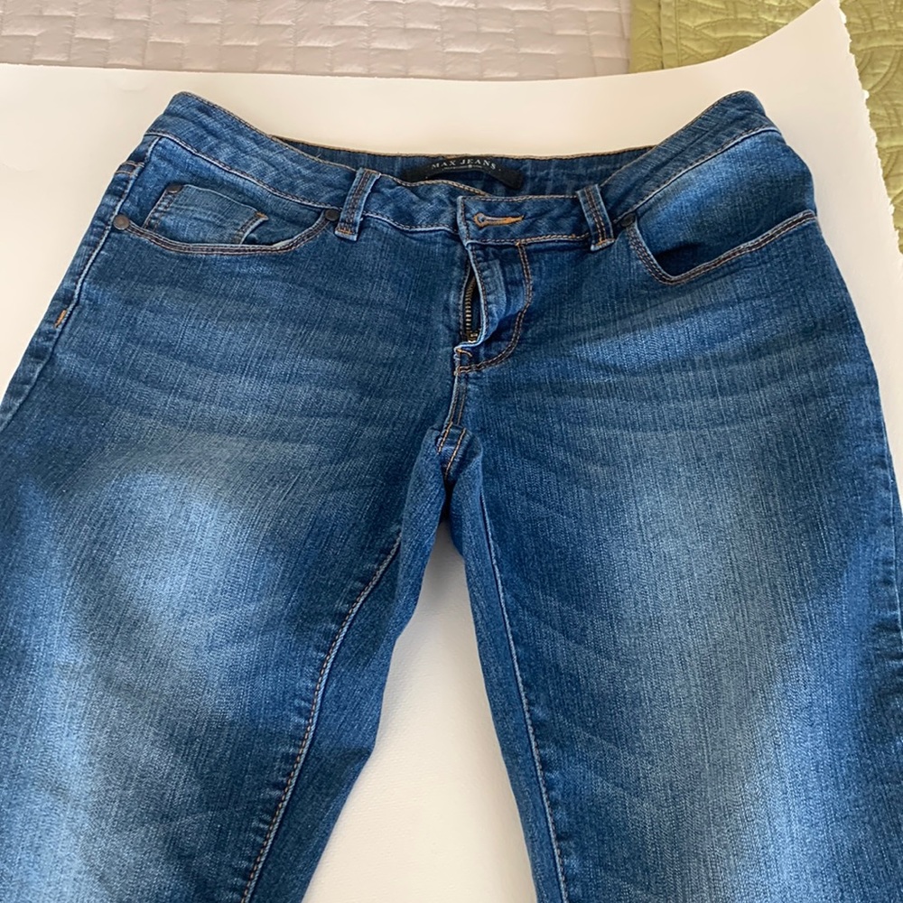 Capri jeans.